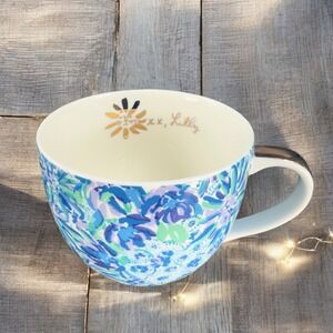 LILLY PULITZER Ceramic Blue Floral Gold Trimmed 12oz Coffee Mug Cup Signed Cup